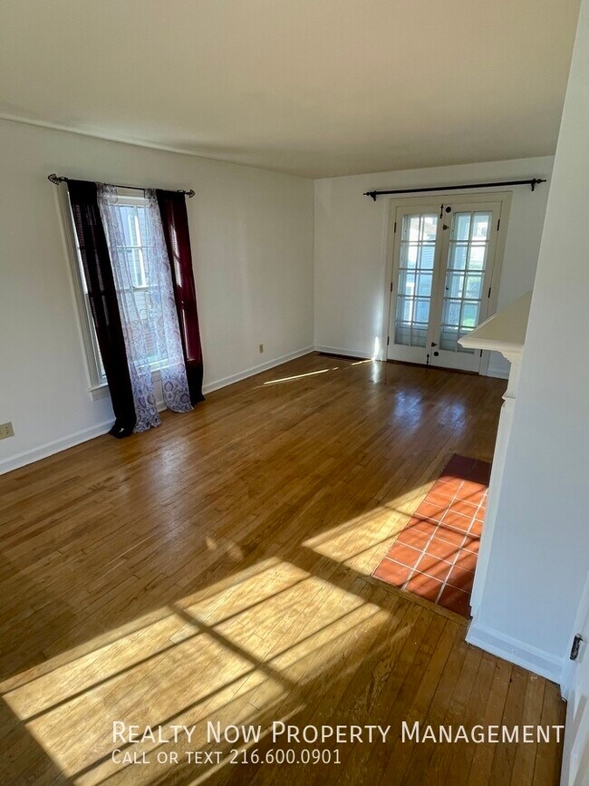 Foto del edificio - Single Family Home in Cleveland Heights