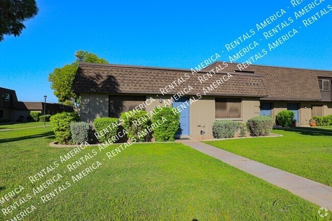 Building Photo - 5005 S Willow Dr