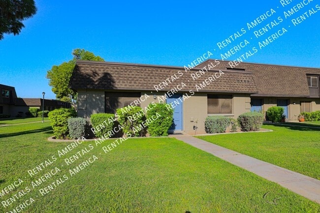Building Photo - 5005 S Willow Dr