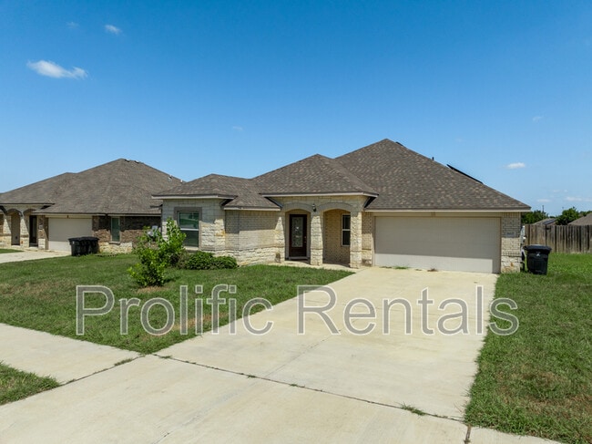 Building Photo - 6117 Verde Dr