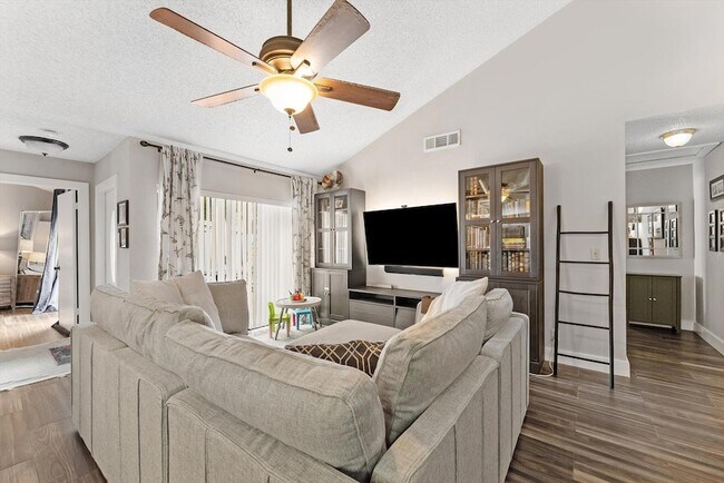 Foto del edificio - 203 Timberlane Cir