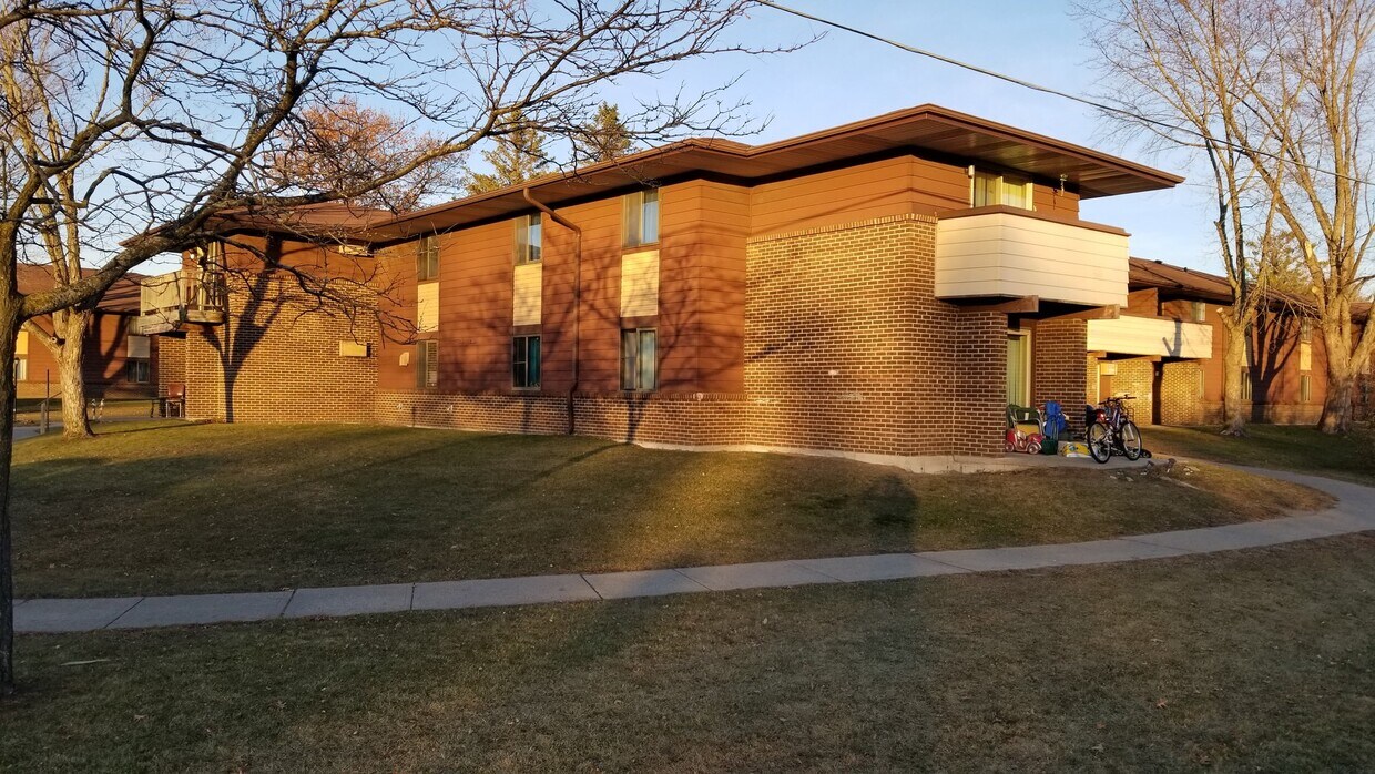 Primary Photo - 3423 Cleveland Ave