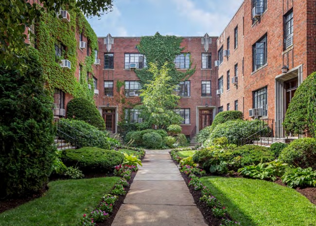 Building Photo - 89 Longwood Ave