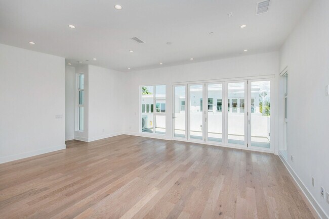 Foto del edificio - 857 1/2 Hyperion Ave