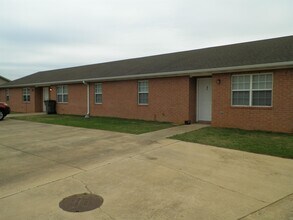 Building Photo - 1005 N 40th St