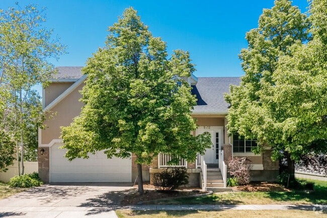 Building Photo - 1412 Pebblecreek Dr S