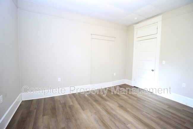 Building Photo - 524 Fulton Ave SW