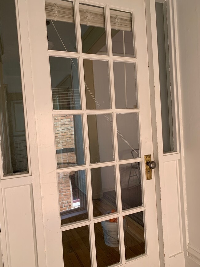 Building Photo - 800 W Broadway St