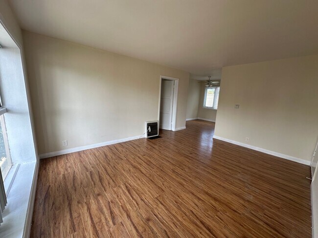 Foto del edificio - Lakewood Garden Apts