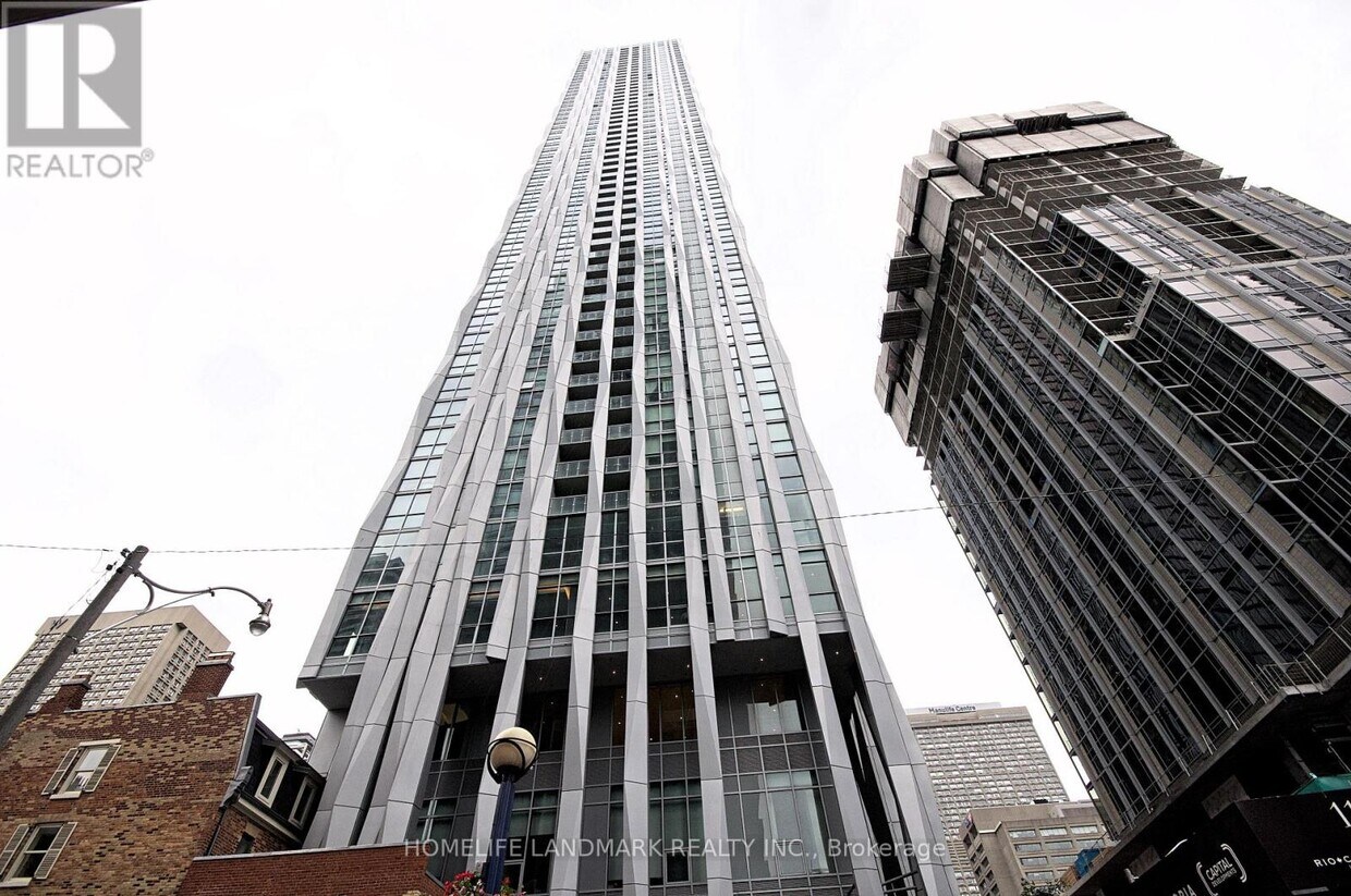 Primary Photo - 1 Yorkville Ave