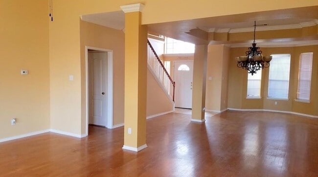 Building Photo - 2317 Perkins Pl