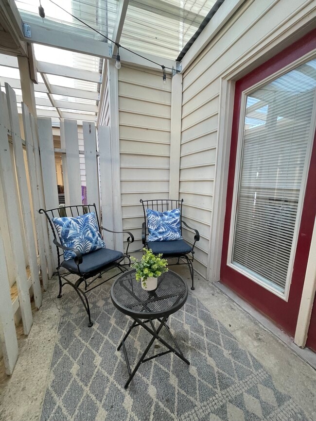 Building Photo - 250 Mill Creek Pl