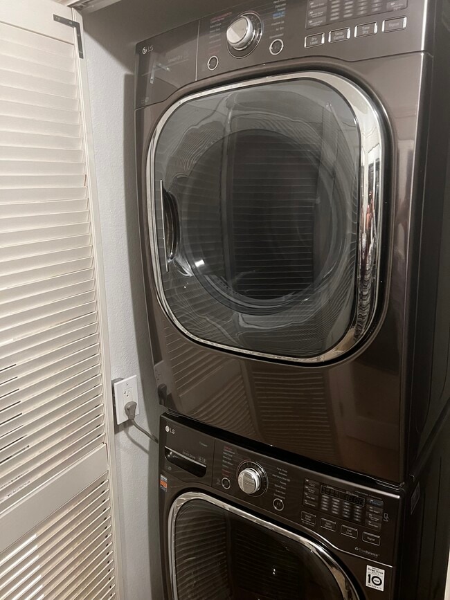 Foto del edificio - 1101 S Main St