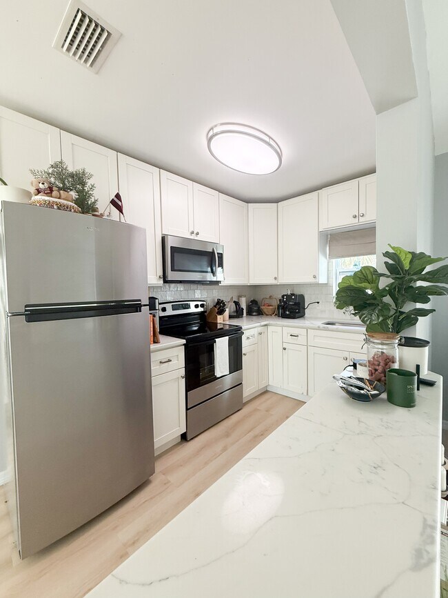 Foto del edificio - 165 133rd Ave E