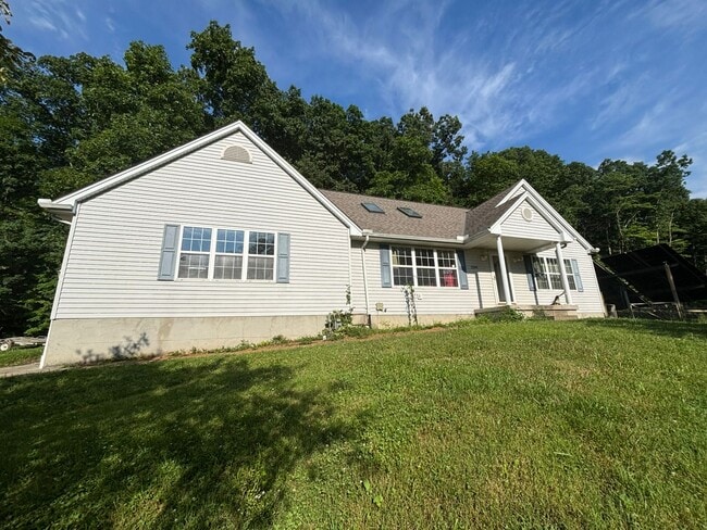 Building Photo - 2245 Sean Ln