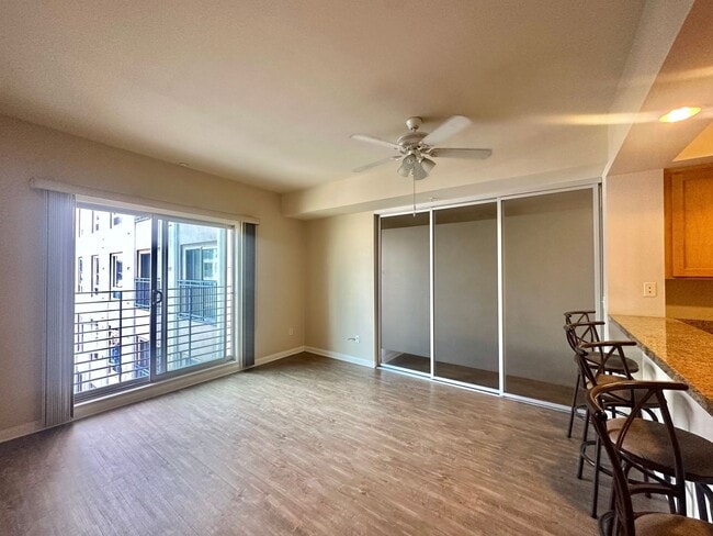 Building Photo - Delightful And Quiet Junior 1 BD Condo In ...