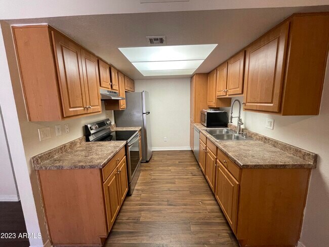 Building Photo - 3810 N Maryvale Pkwy