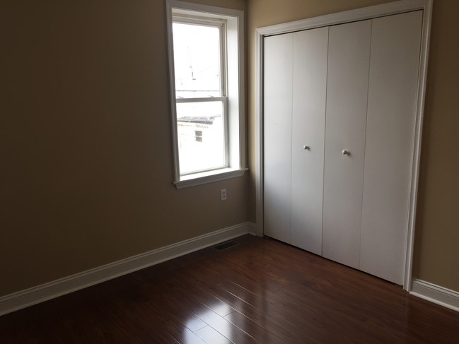 Bedroom - 610 Wolf St