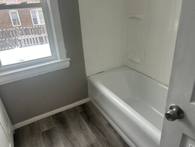 Foto del edificio - 12506 Union Ave