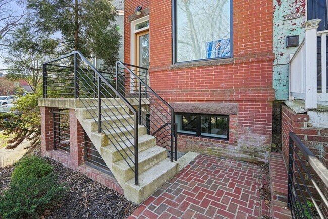 Foto del edificio - 1814 Ingleside Terrace NW