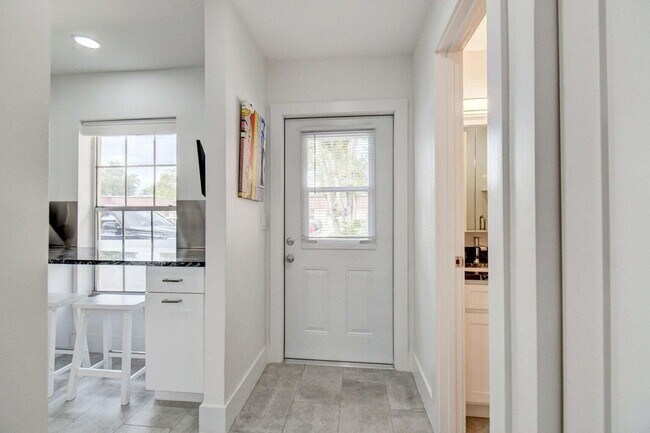 Building Photo - 279 Cape Cod Cir
