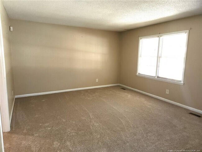 Building Photo - 6427 Kincross Ave
