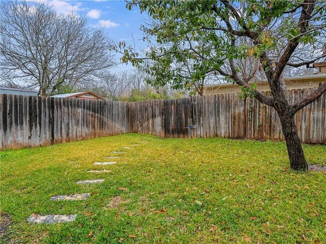 Building Photo - 1710 Shag Bark Trail