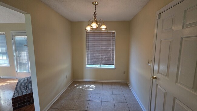 Foto del edificio - 5434 Kindle Creek Dr