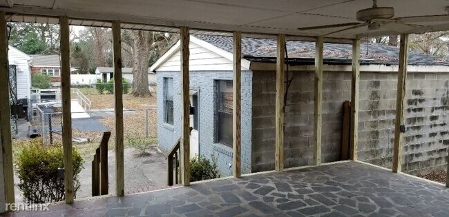 Foto del edificio - 2 br, 1 bath House - 204 Pine St