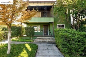 Building Photo - 563 McLeod St
