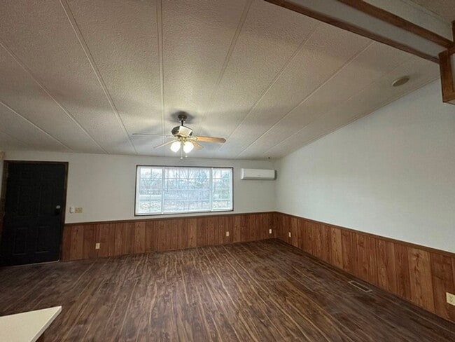 Building Photo - 2346 Frontage Rd