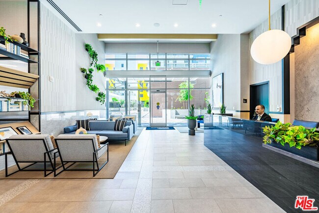 Building Photo - 333 E Broadway