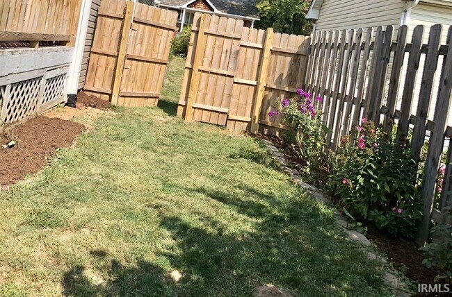 Foto del edificio - 1712 E Camby Ln