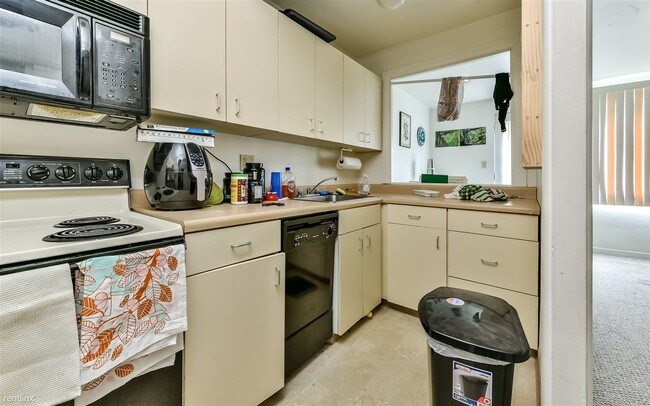 Foto del edificio - 1 br, 1 bath Apartment - 926 Ivy St Apt 104