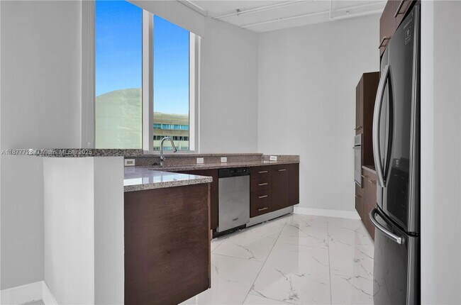 Foto del edificio - 3029 NE 188th St