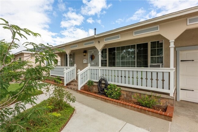 Photo - 5634 Oliva Ave (Lakewood, CA) House