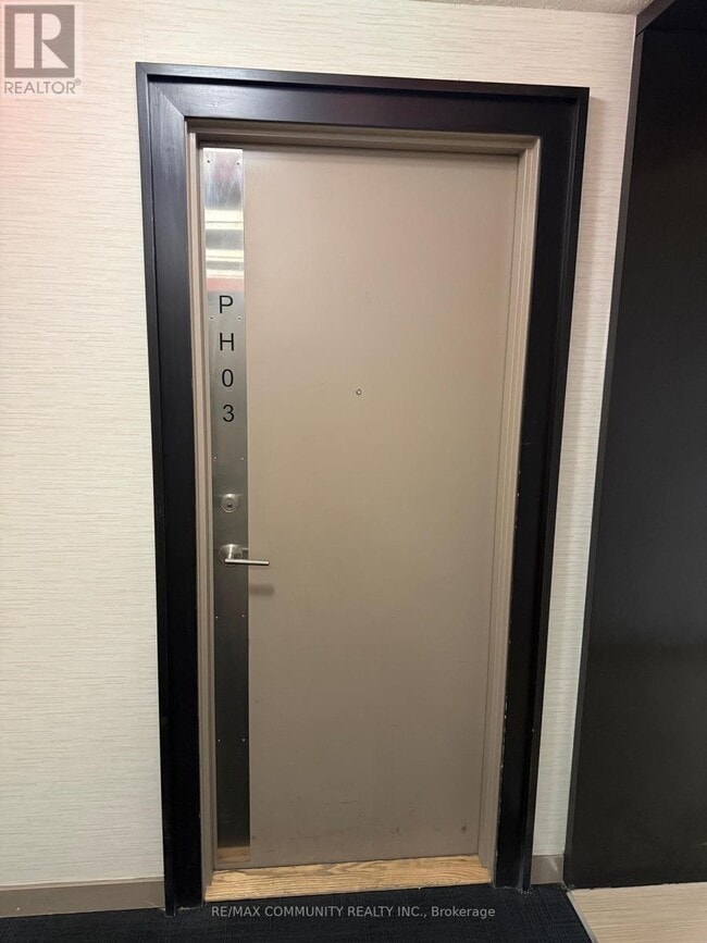 Building Photo - 60 Town Centre Court