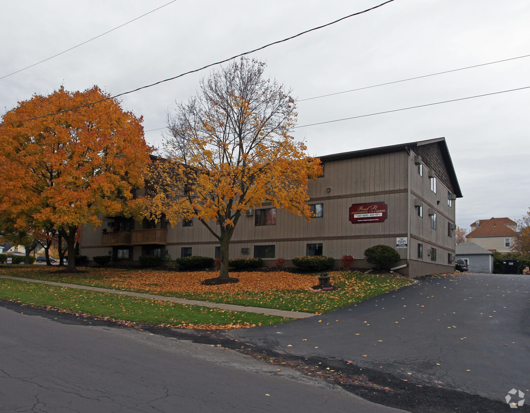 Primary Photo - Pond street Apartments