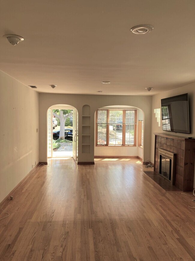 Building Photo - Fiske Street Palisades Gem - 2 bedroom