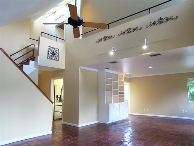 Building Photo - 2349 Albans Rd