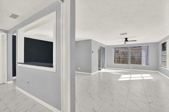 Foto del edificio - 7902 Canna Dr