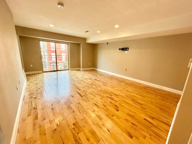 Building Photo - 426 n 40th St (LO)