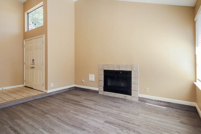 Building Photo - 7831 Poitiers Dr