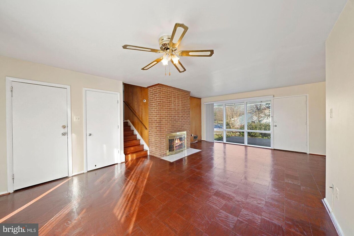 Foto principal - 7426 Dunston St