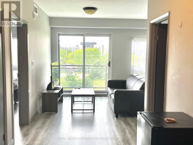 Photo du bâtiment - 606 - 275 LARCH STREET