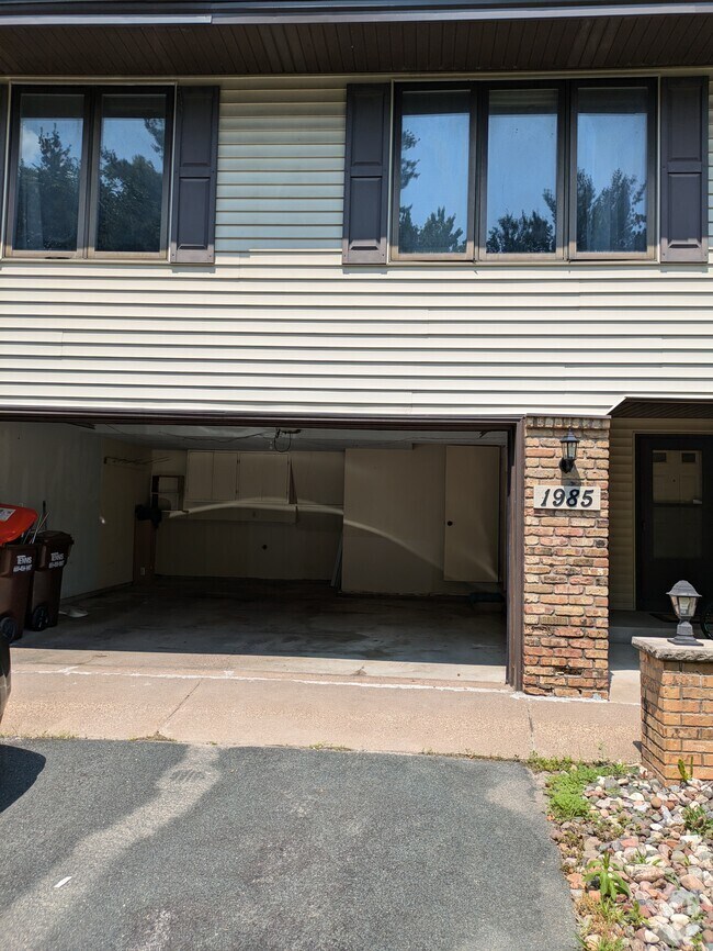 Dalton Park Apartments for Rent with Parking North Saint Paul, MN 3