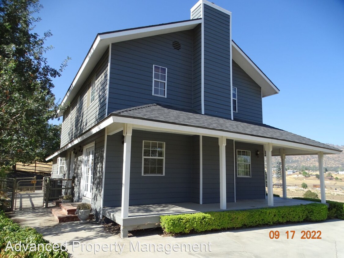 Primary Photo - 4 br, 3.5 bath House - 20431 Clubview Ct