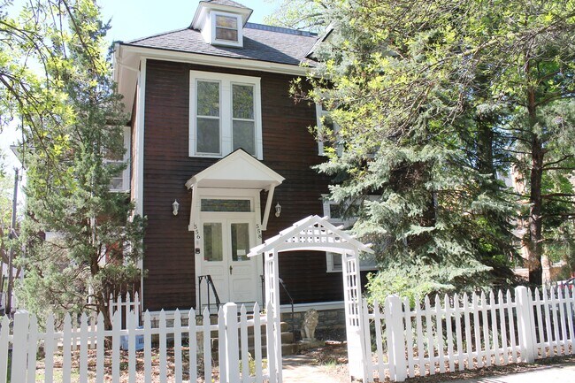 Foto del edificio - 556 Ashland Ave