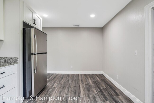 Foto del edificio - 4 br, 2 bath House - 5558 REGAL OAK CIR