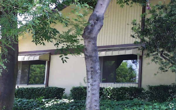 Foto del edificio - 989 Springfield St